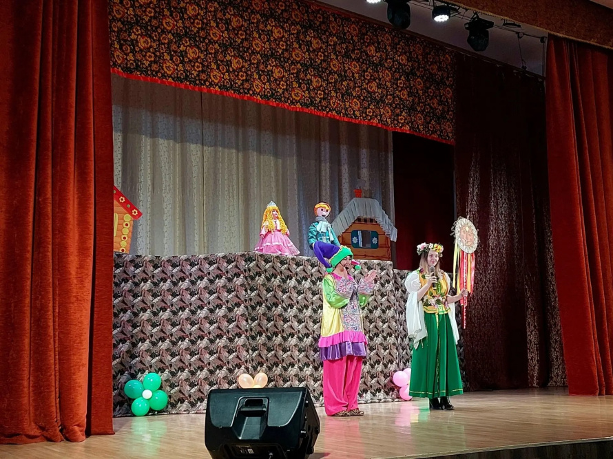 Сегодня в Ливадийском доме культуры прошёл замечательный кукольный спектакль "Весна приходит с доброй сказкой".